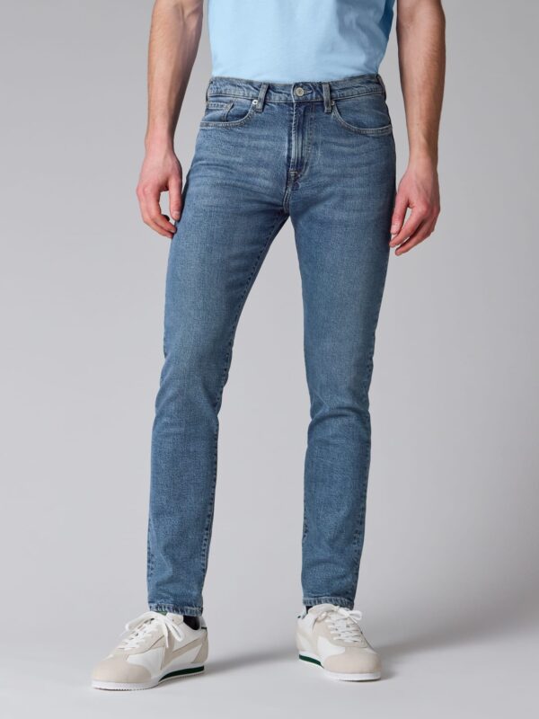 TAPERED JEANS