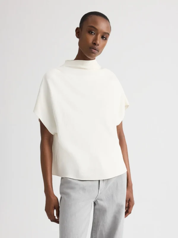 MOCK NECK TEE