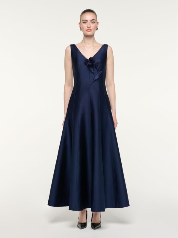 V NECK FLOWER APPLIQUE MAXI DRESS