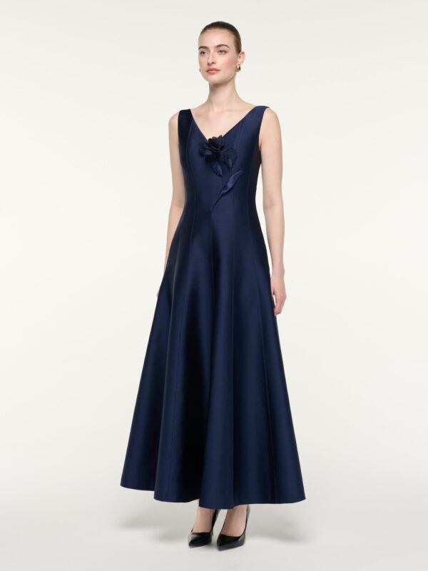 V NECK FLOWER APPLIQUE MAXI DRESS
