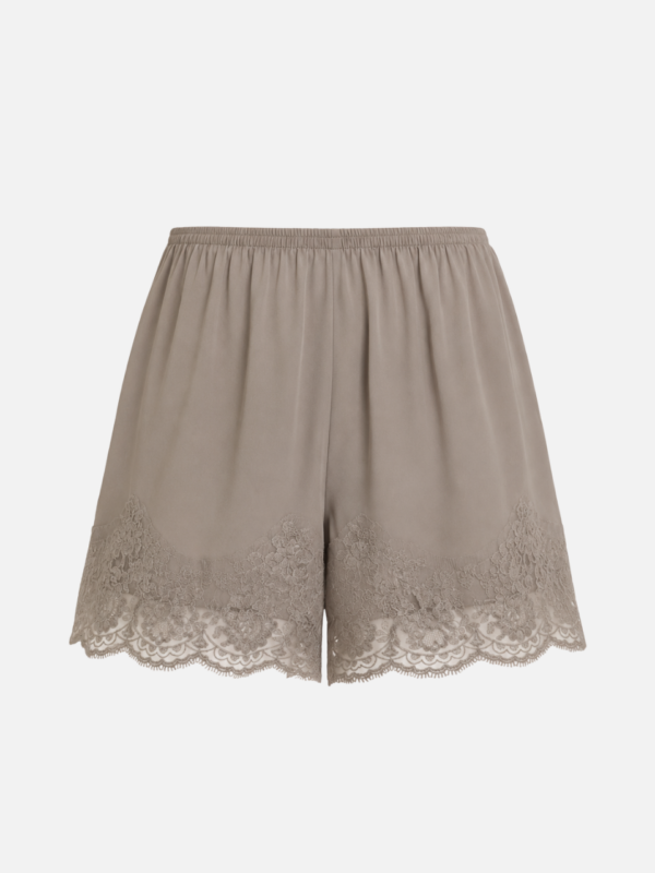 SHORTS WITH LACE