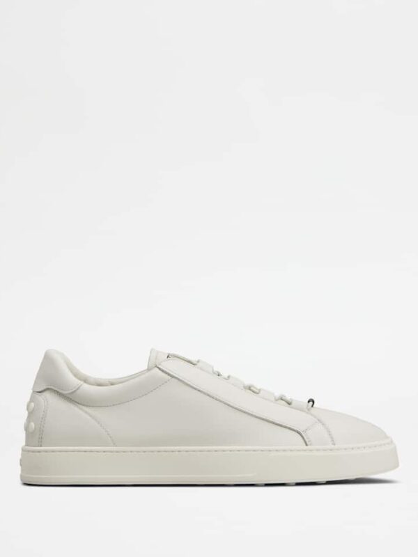 SNEAKERS IN LEATHER