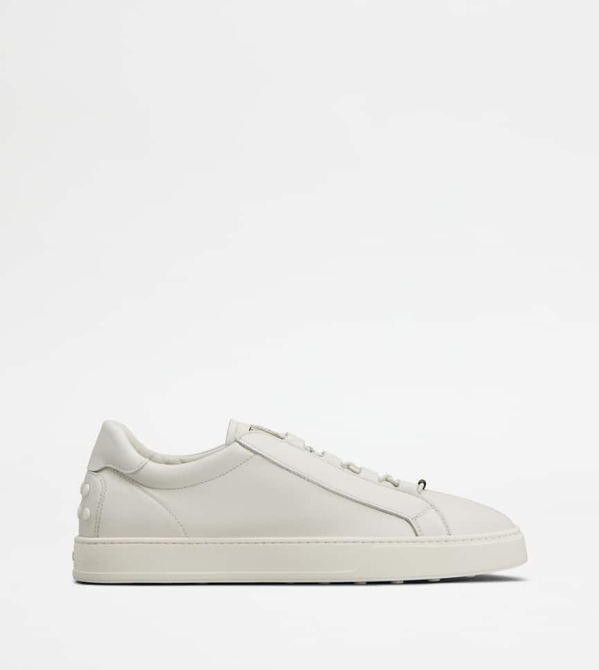 SNEAKERS IN LEATHER