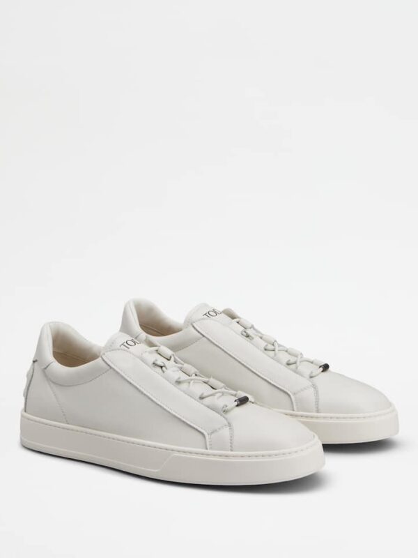 SNEAKERS IN LEATHER