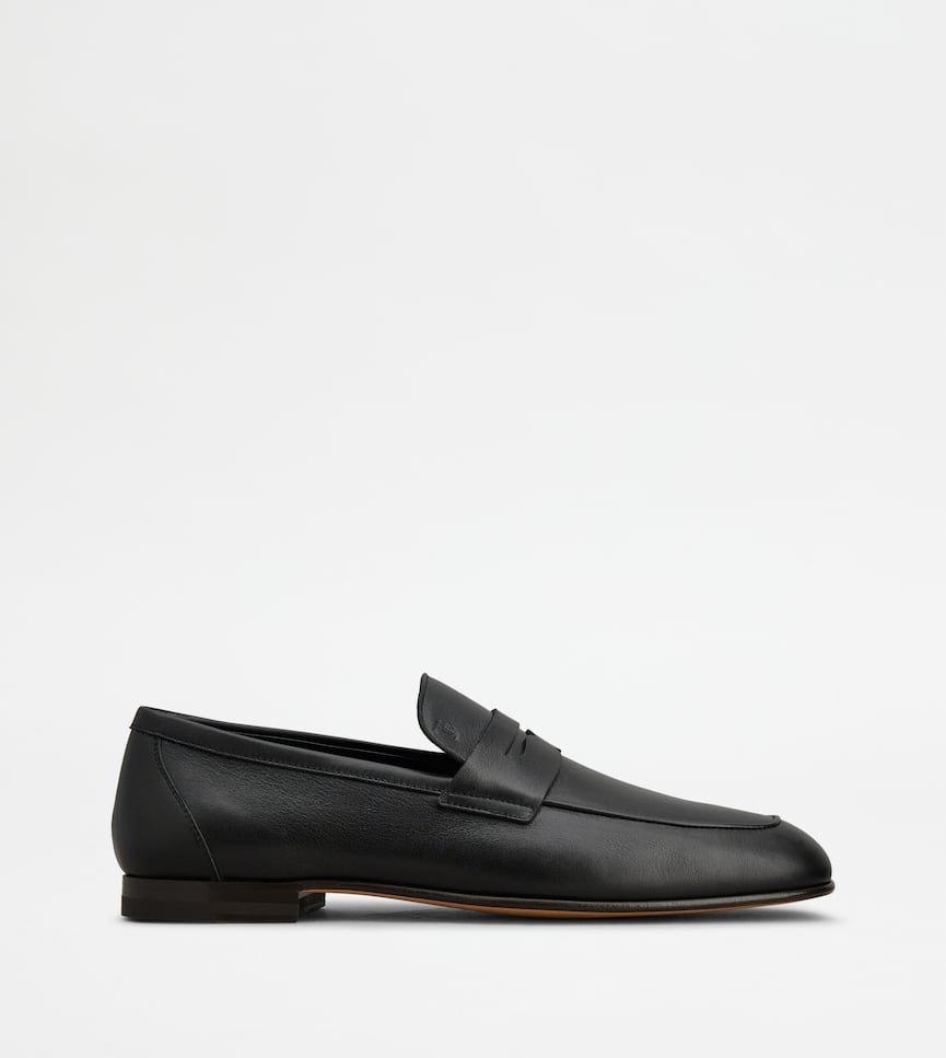 LOAFERS IN LEATHER