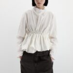 LOW RISE BELTED JEANS