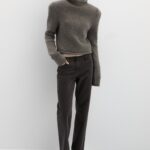 STRAIGHT LEG JEANS