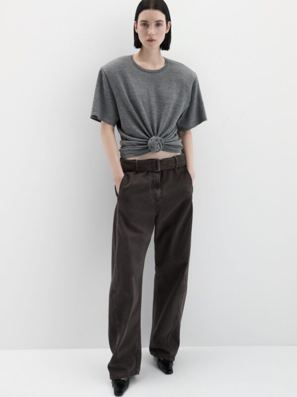 LOW RISE BELTED JEANS